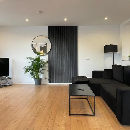 Lightplace • Grosse • 3 Schlafzimmer • Boxspring • Smart Tv • Biergarten • Restaurant