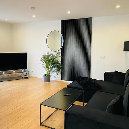 Lightplace • Grosse • 3 Schlafzimmer • Boxspring • Smart Tv • Biergarten • Restaurant