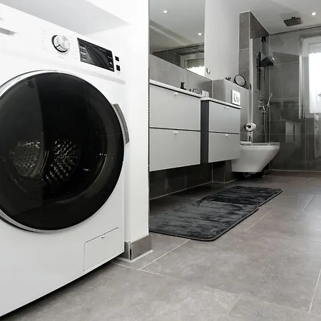 Lightplace • Grosse • 3 Schlafzimmer • Boxspring • Smart Tv • Biergarten • Restaurant