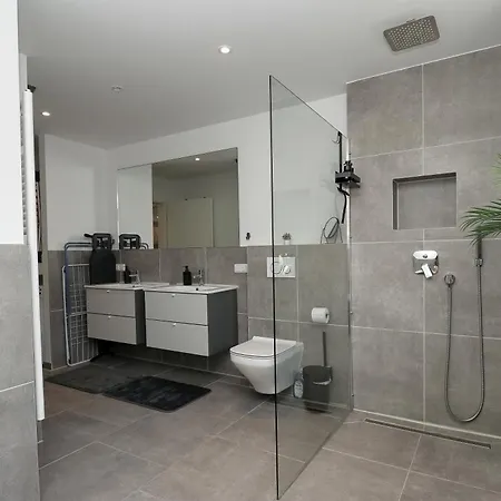 Appartamento Lightplace • Grosse • 3 Schlafzimmer • Boxspring • Smart Tv • Biergarten • Restaurant *