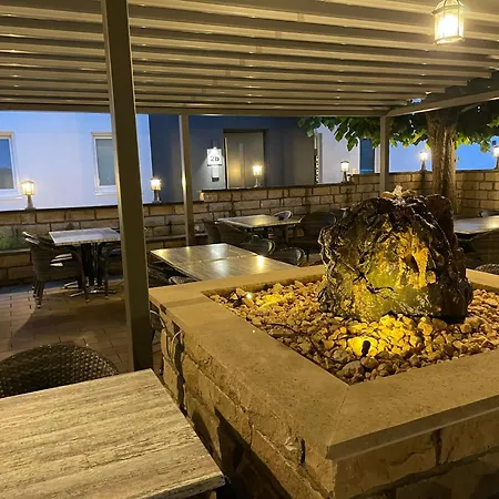 Lightplace • Grosse • 3 Schlafzimmer • Boxspring • Smart Tv • Biergarten • Restaurant * Μπραουνσβάιγκ