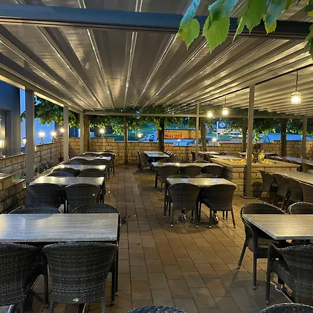 Lightplace • Grosse • 3 Schlafzimmer • Boxspring • Smart Tv • Biergarten • Restaurant Διαμέρισμα